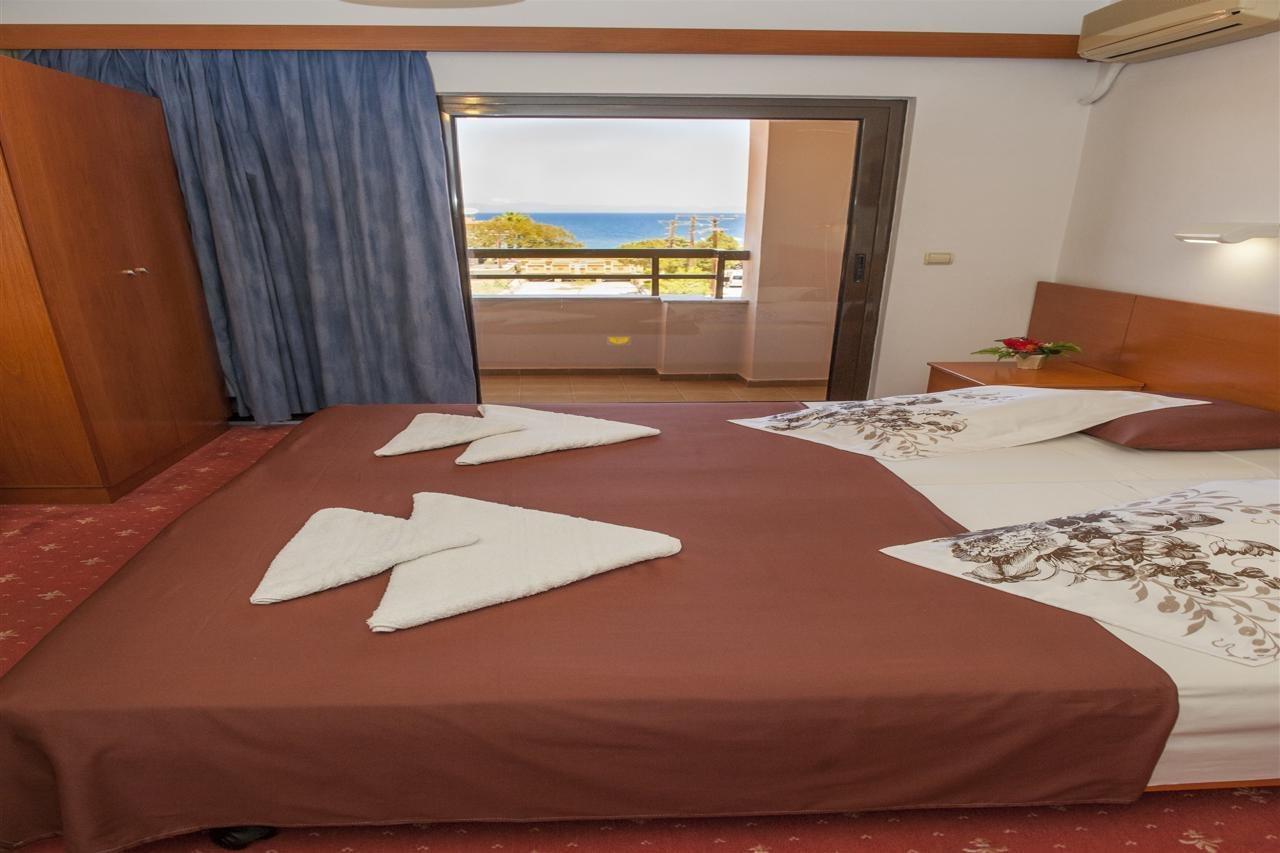 Heleni Hotel 2*